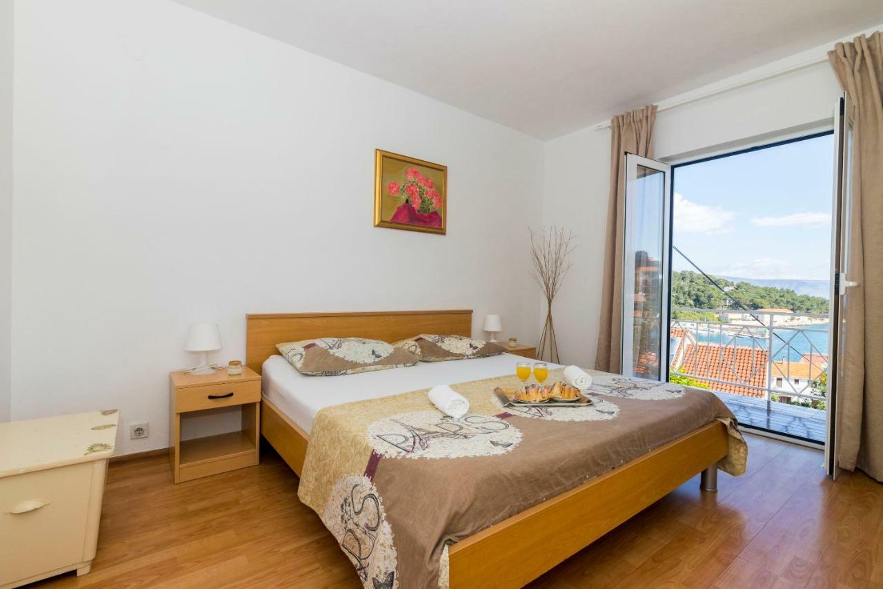 Apartments Palma Jelsa  Ngoại thất bức ảnh
