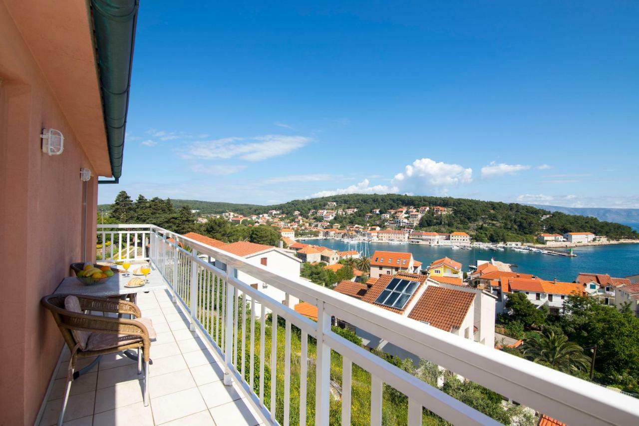 Apartments Palma Jelsa  Ngoại thất bức ảnh
