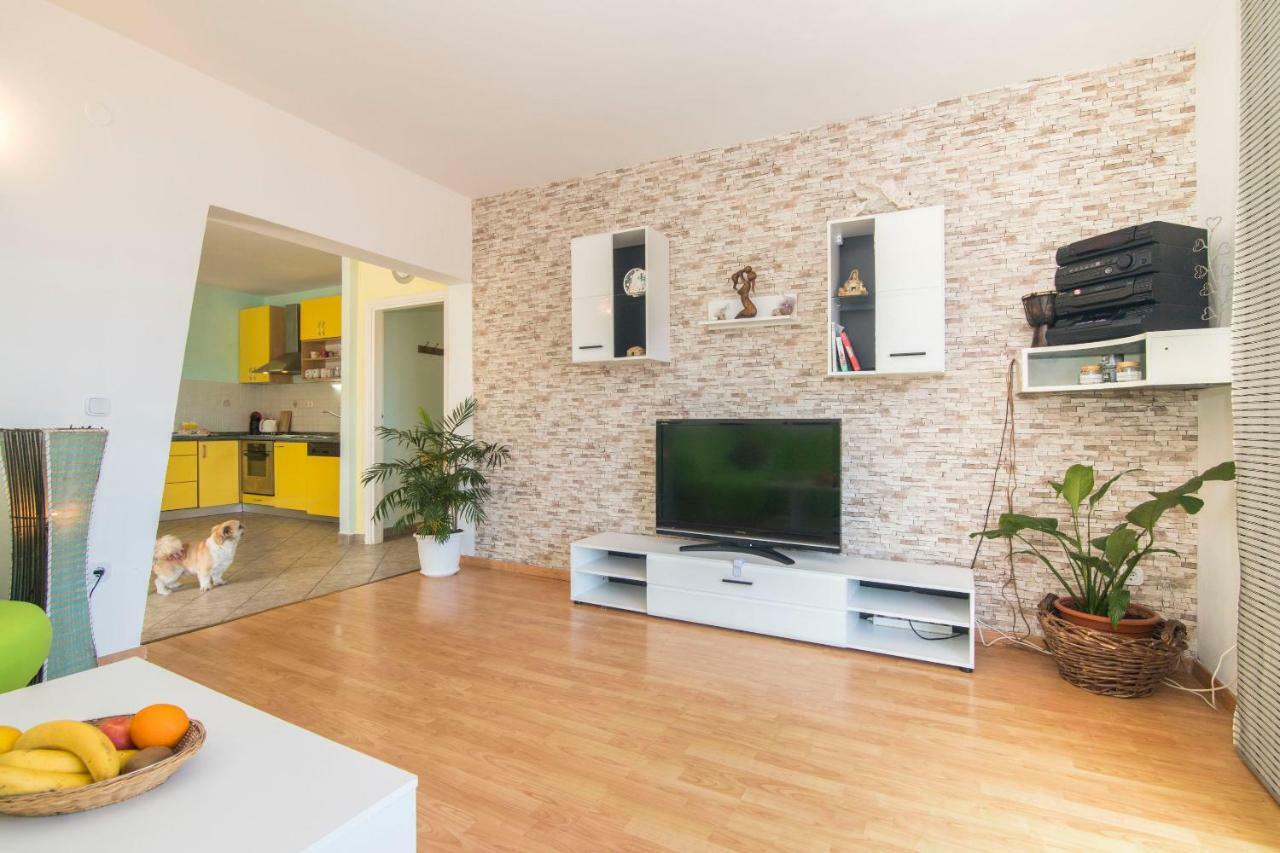Apartments Palma Jelsa  Ngoại thất bức ảnh